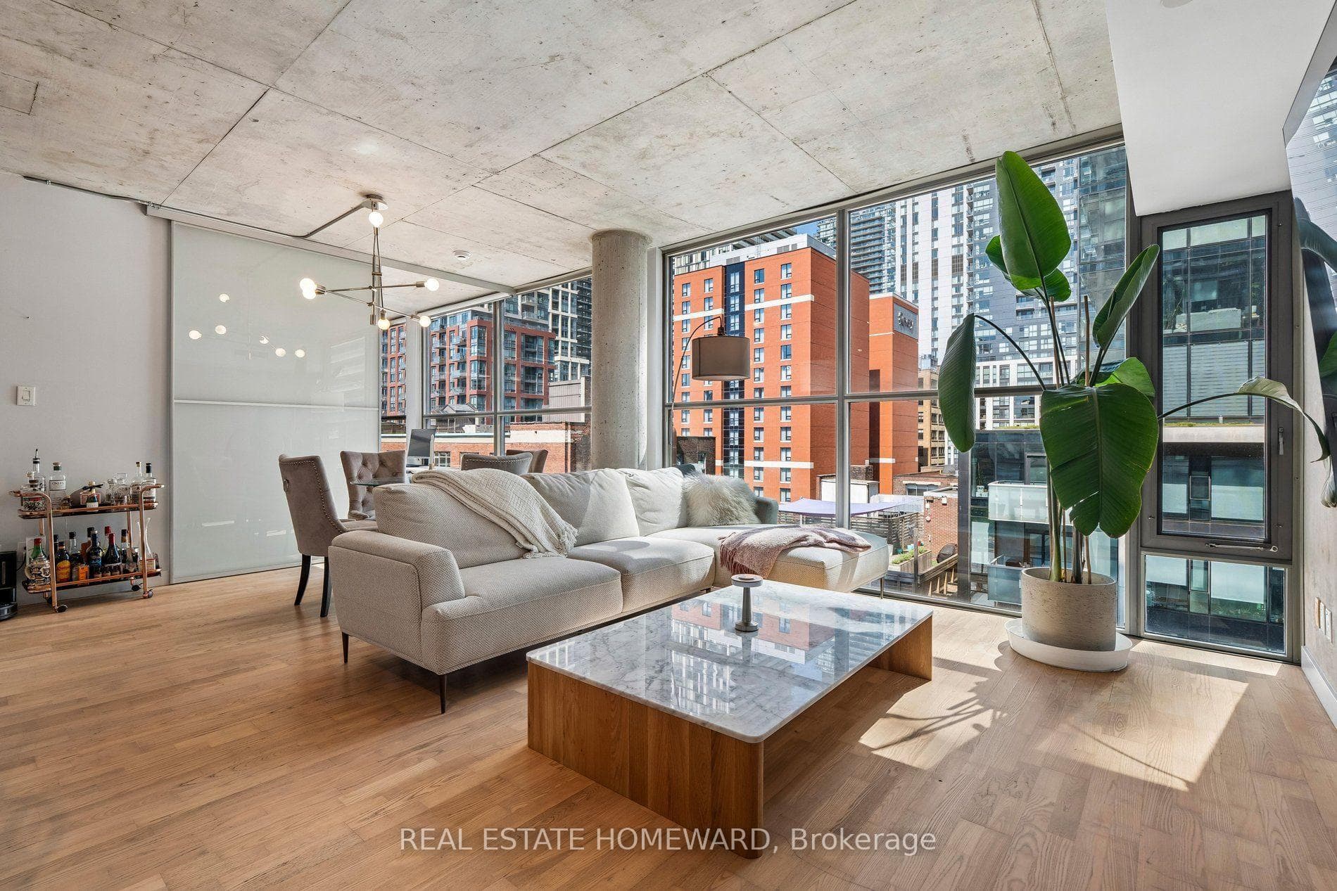 25 Oxley Street 807 — Condo Apartment for sale in Waterfront Communities C1, Toronto